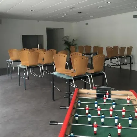 Auberge de jeunesse S'cool Centre *